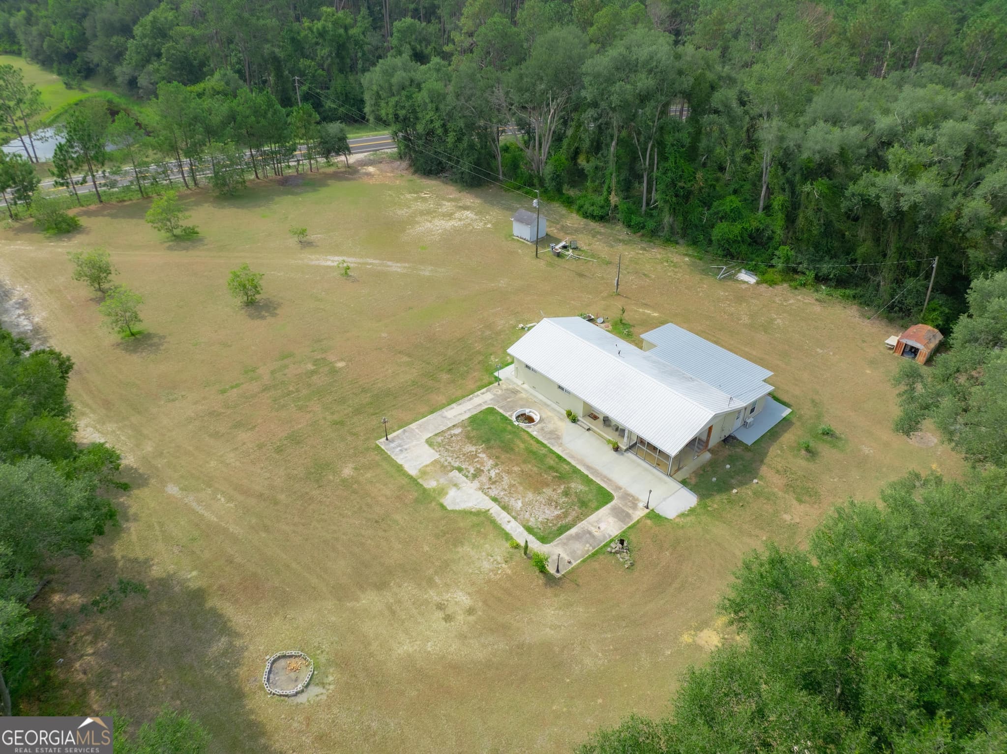 3 bedroom, 2.5 bathroom, 1,871 sq ft single family residence for sale at 2165 Satilla Church Road, Baxley, GA 31513 — photo 2
