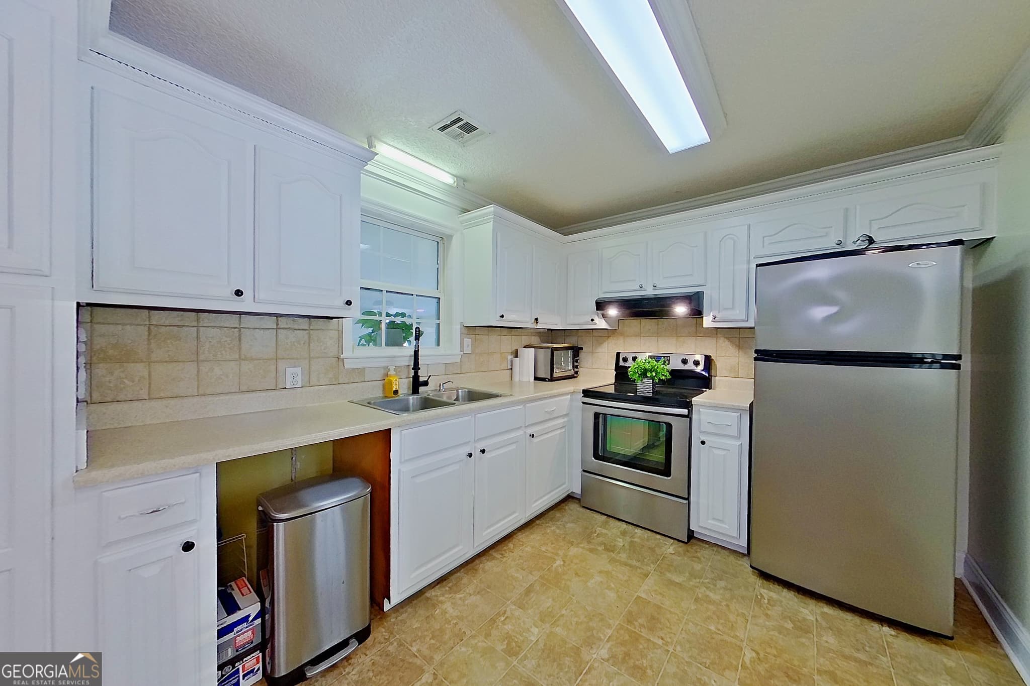 3 bedroom, 2.5 bathroom, 1,871 sq ft single family residence for sale at 2165 Satilla Church Road, Baxley, GA 31513 — photo 5