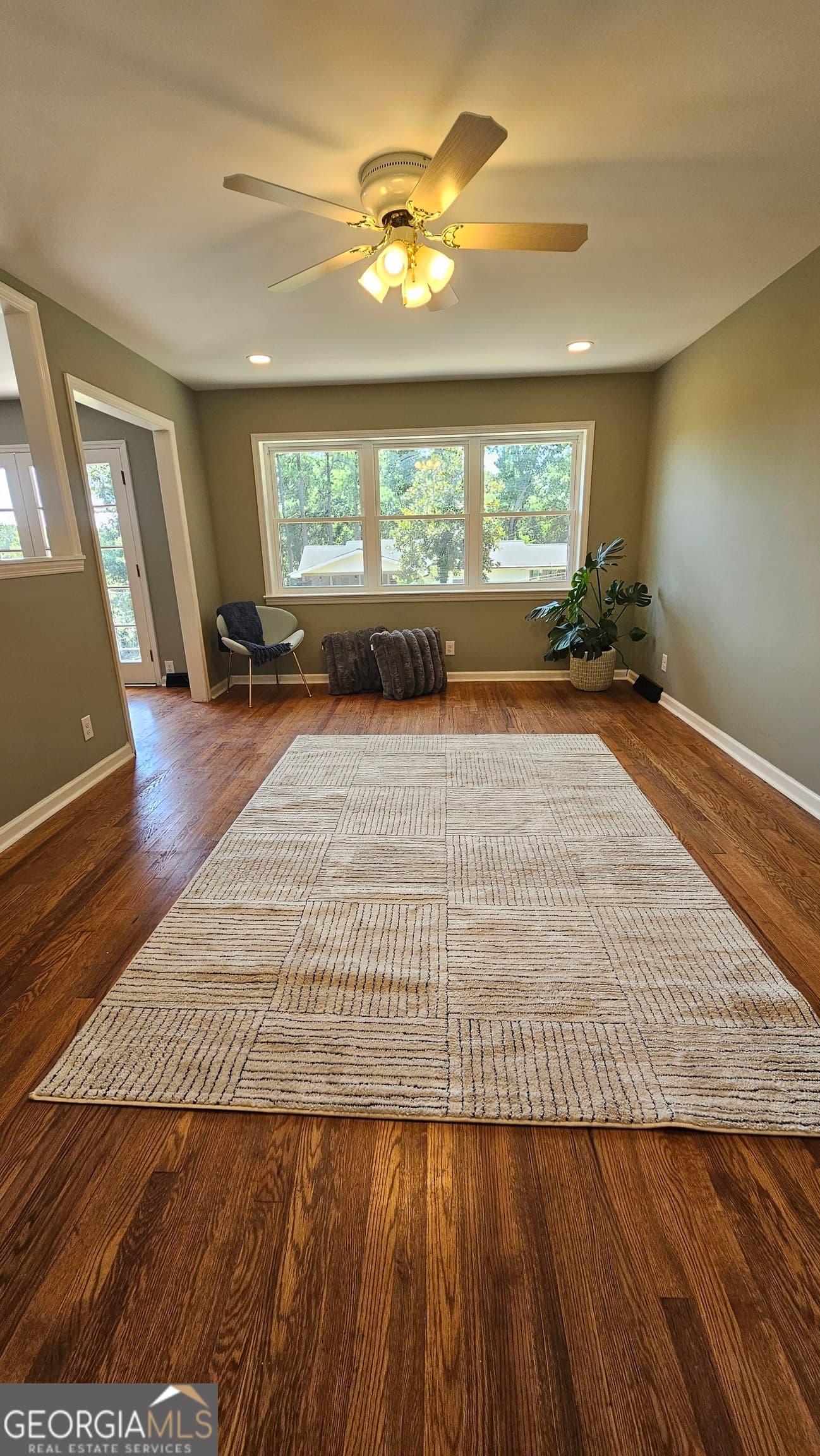 4 bedroom, 2 bathroom, 1,918 sq ft single family residence for sale at 1305 Dana Drive, Dalton, GA 30720 — photo 3