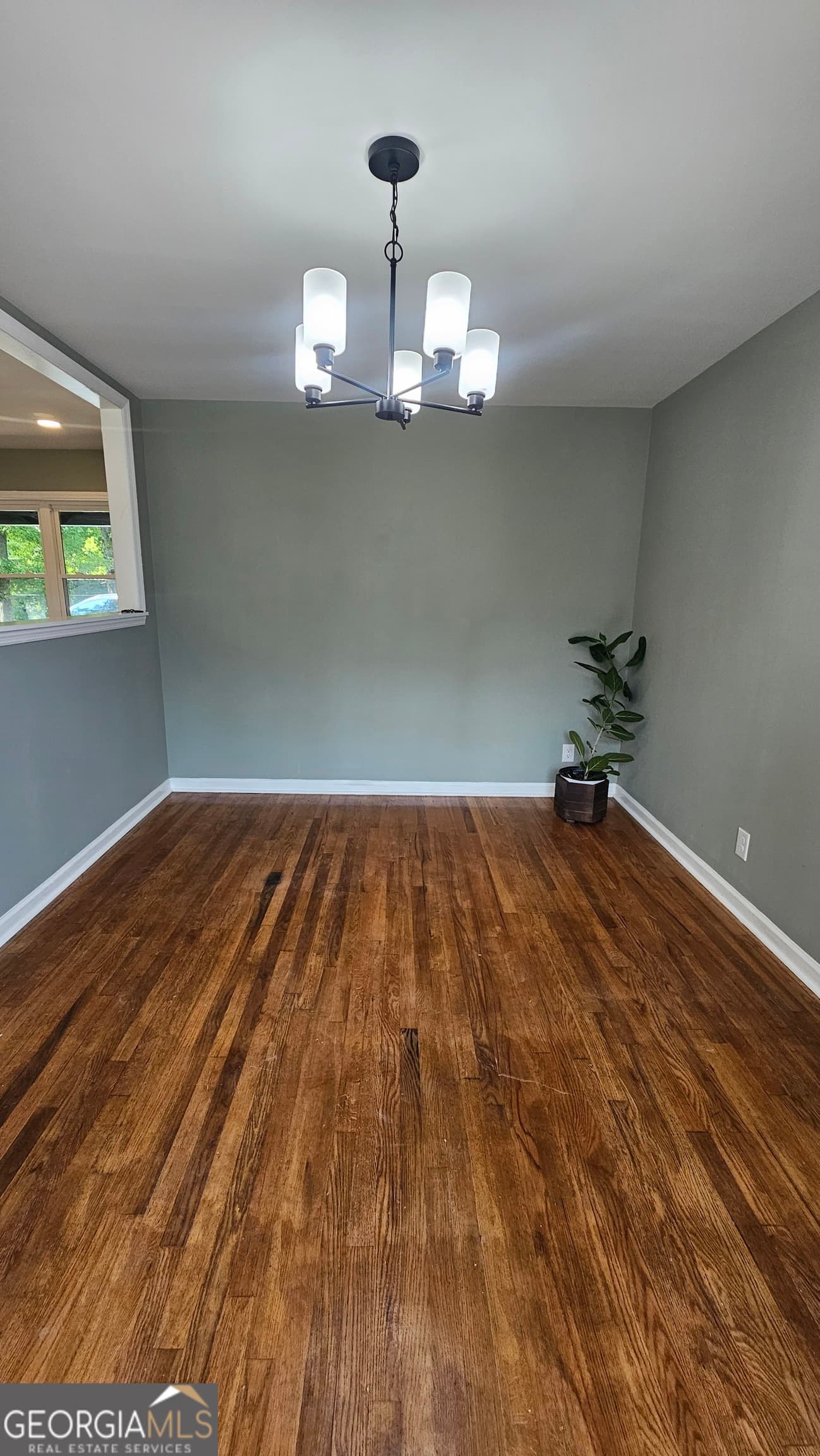 4 bedroom, 2 bathroom, 1,918 sq ft single family residence for sale at 1305 Dana Drive, Dalton, GA 30720 — photo 8