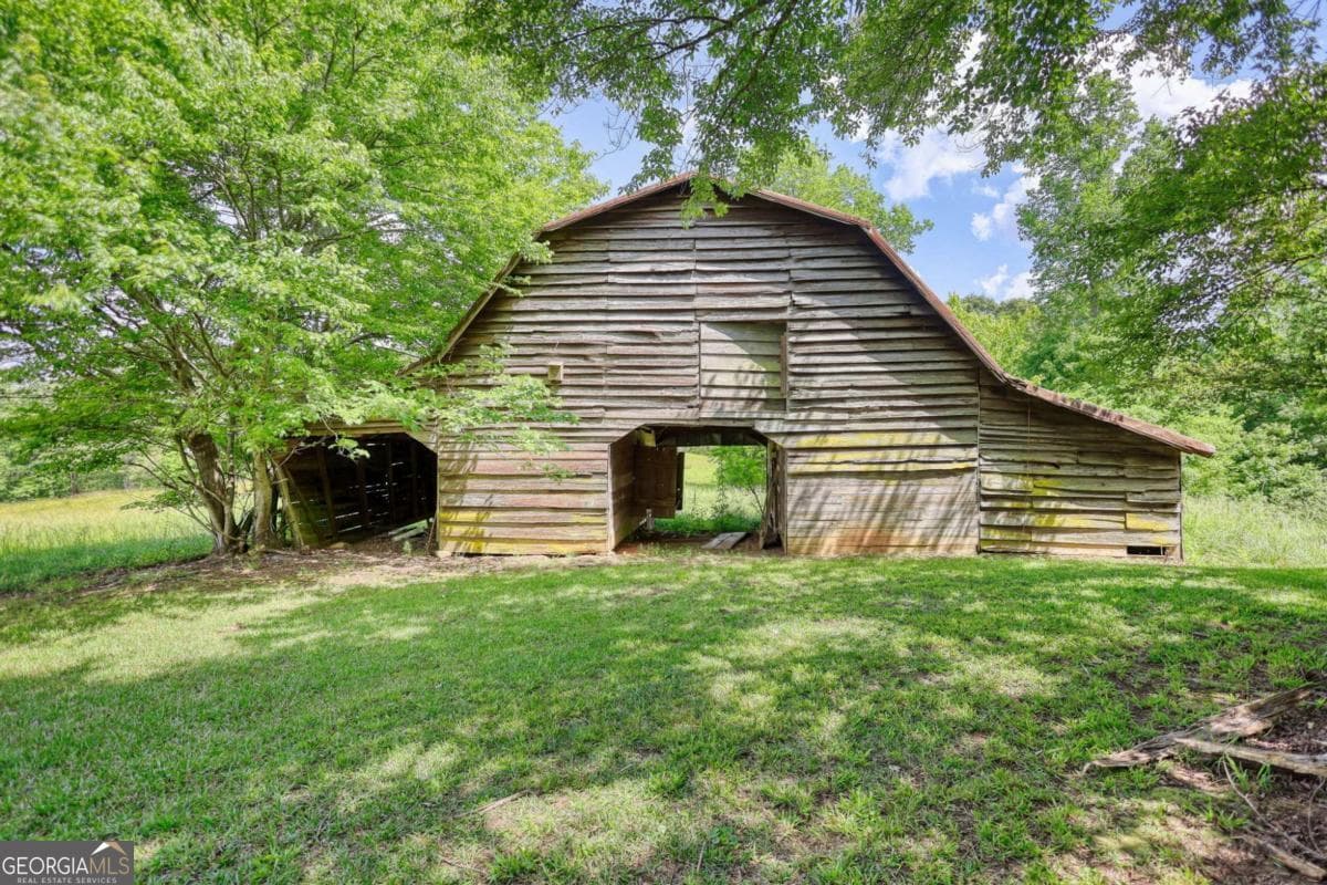 3 bedroom, 3 bathroom, 2,352 sq ft single family residence for sale at 2643 Macedonia Road, Franklin, GA 30217 — photo 9