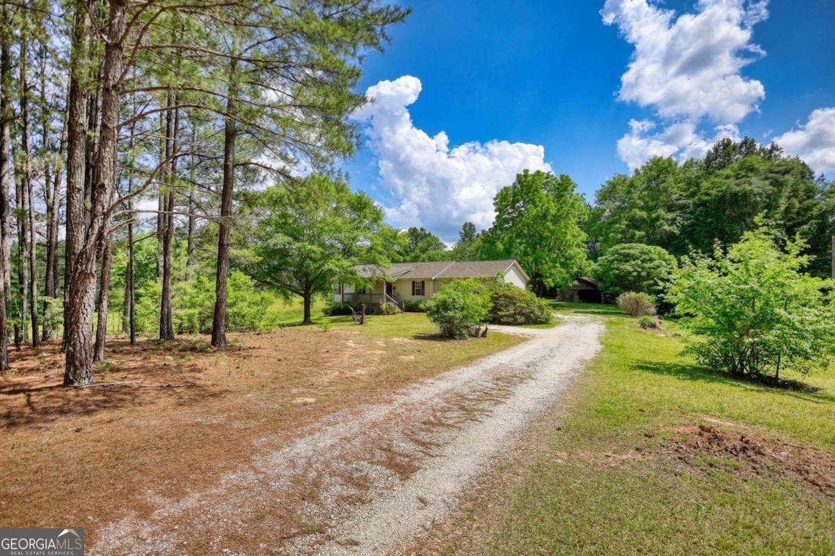 3 bedroom, 3 bathroom, 2,352 sq ft single family residence for sale at 2643 Macedonia Road, Franklin, GA 30217 — photo 4