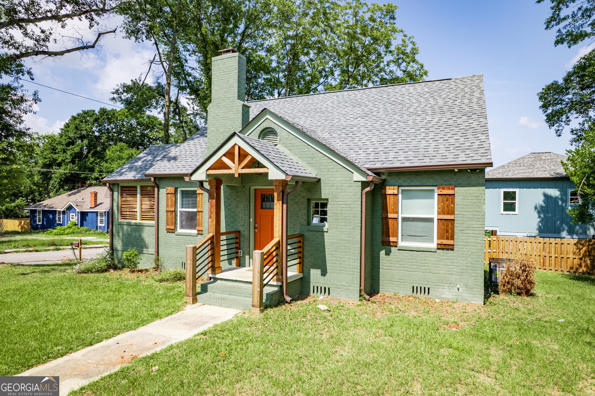 3 bedroom, 2 bathroom, 1,431 sq ft single family residence for sale at 2809 Cherry Avenue, Macon, GA 31204 — photo 2