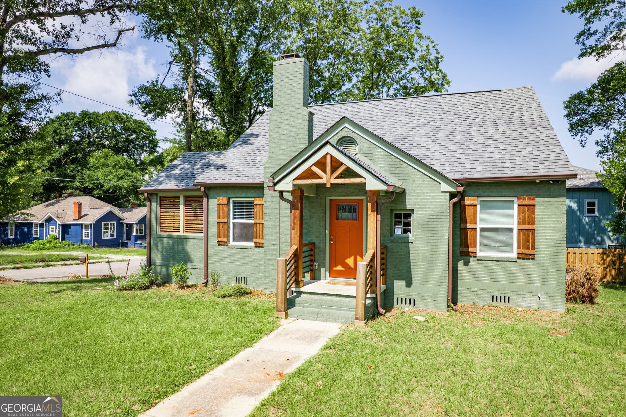 3 bedroom, 2 bathroom, 1,431 sq ft single family residence for sale at 2809 Cherry Avenue, Macon, GA 31204 — photo 1 of 13
