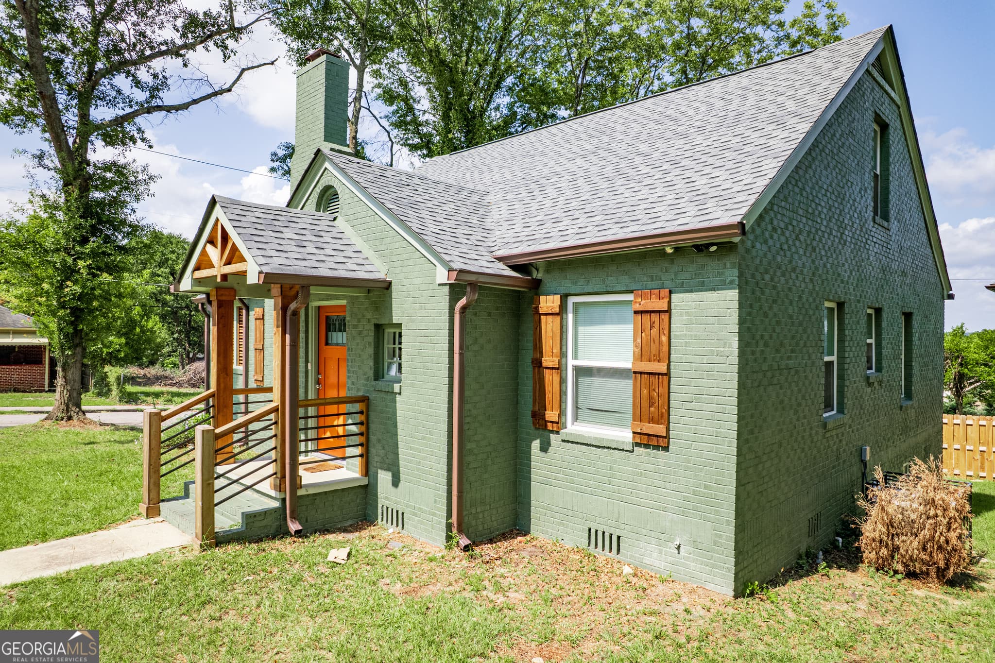 3 bedroom, 2 bathroom, 1,431 sq ft single family residence for sale at 2809 Cherry Avenue, Macon, GA 31204 — photo 5