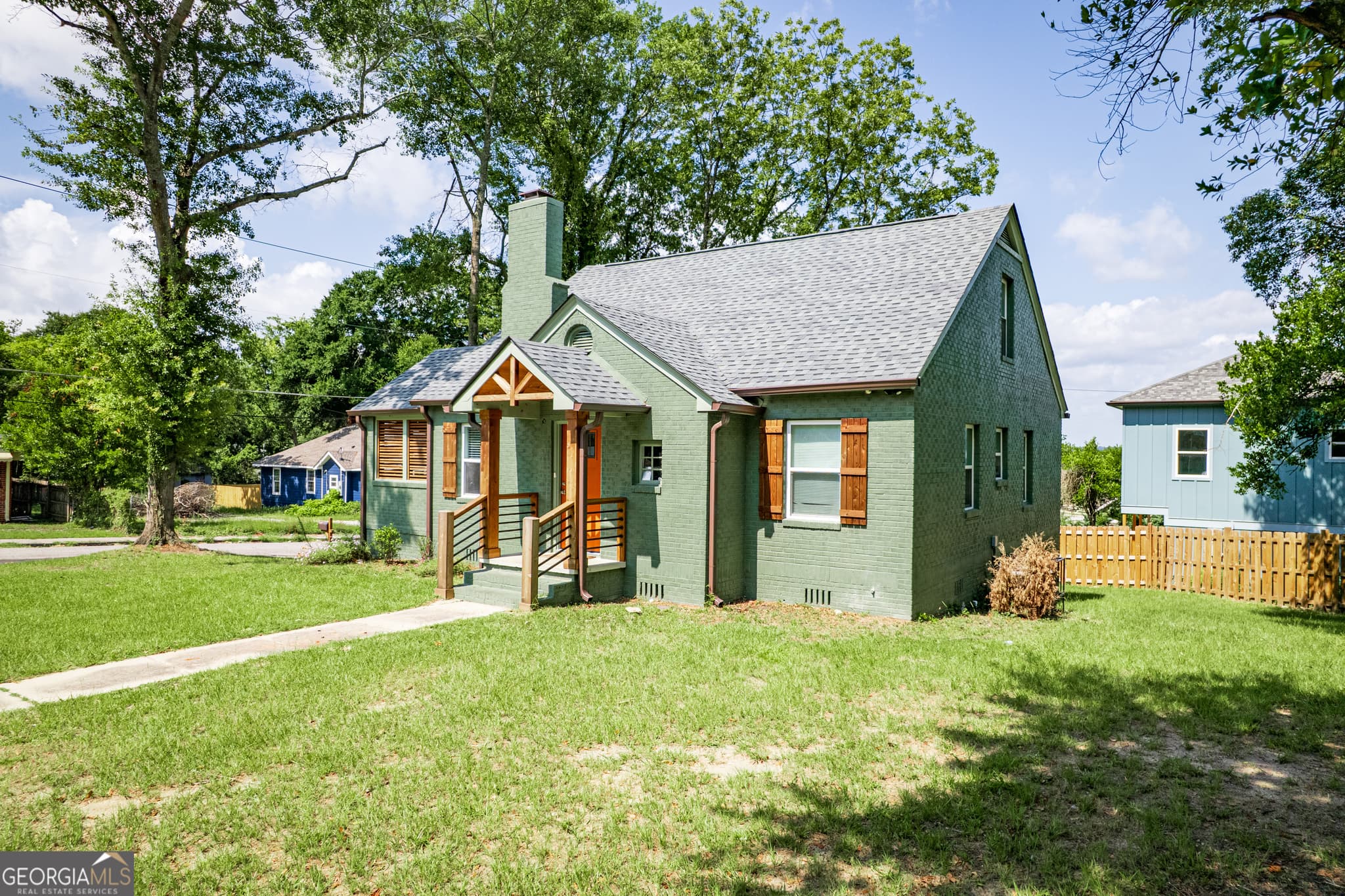 3 bedroom, 2 bathroom, 1,431 sq ft single family residence for sale at 2809 Cherry Avenue, Macon, GA 31204 — photo 4