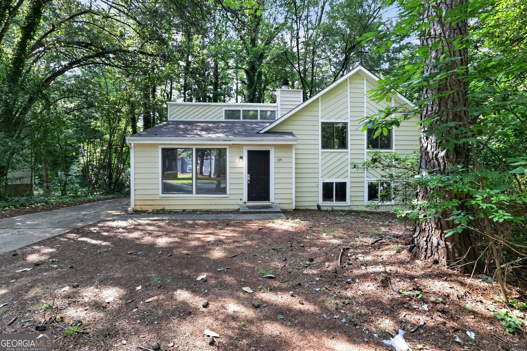 3 bedroom, 2.5 bathroom, 1,600 sq ft single family residence for sale at 5105 Stone Trace, Stone Mountain, GA 30083