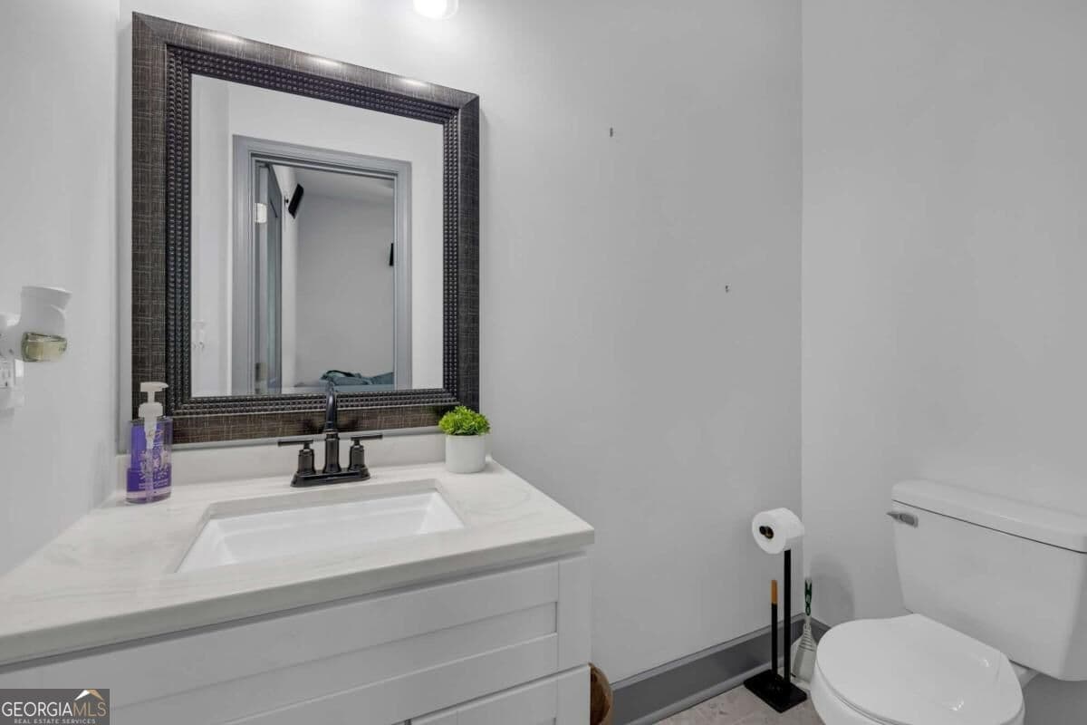 5 bedroom, 4.5 bathroom, 3,604 sq ft single family residence for sale at 2535 Octavia Lane, Marietta, GA 30062 — photo 10