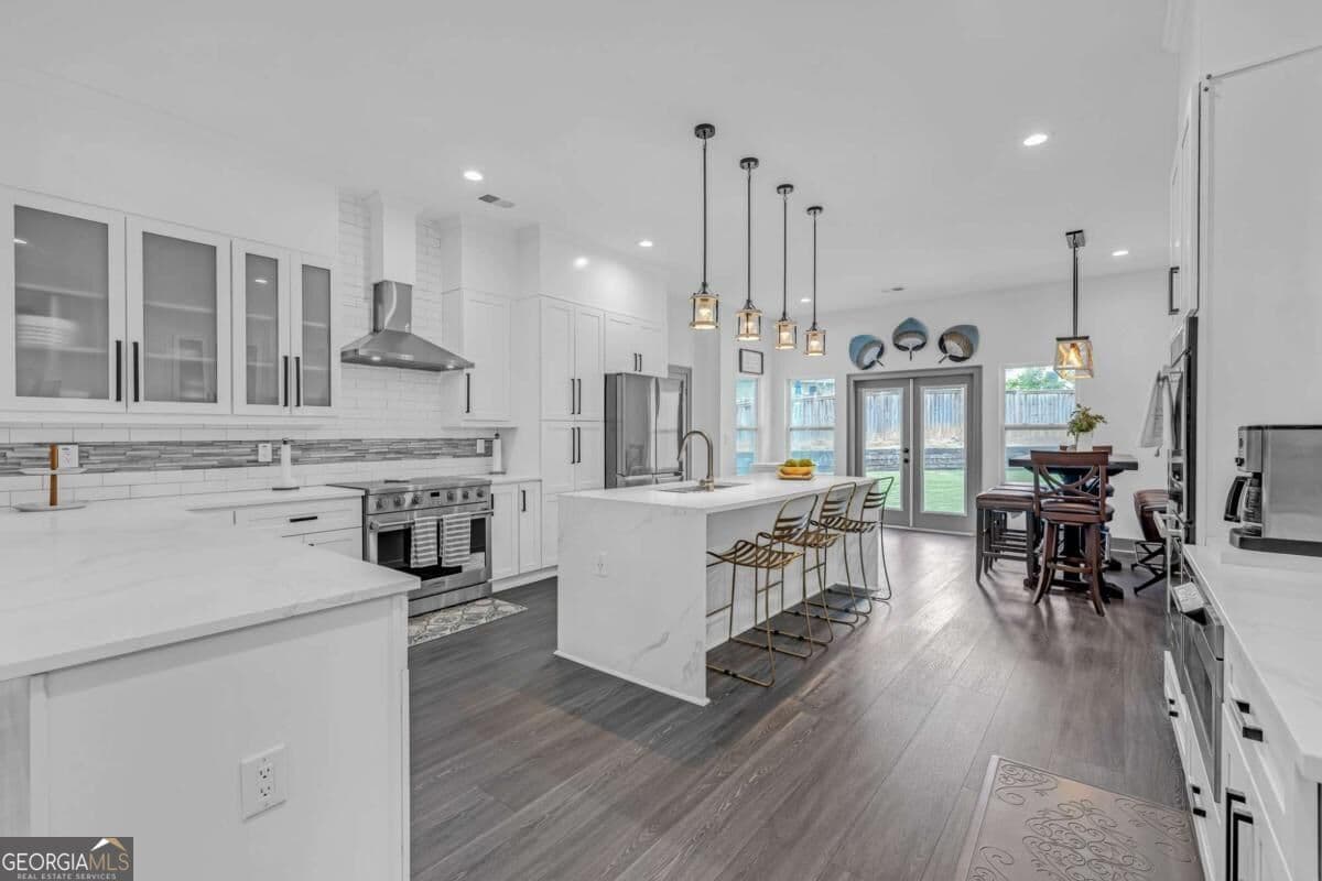 5 bedroom, 4.5 bathroom, 3,604 sq ft single family residence for sale at 2535 Octavia Lane, Marietta, GA 30062 — photo 4