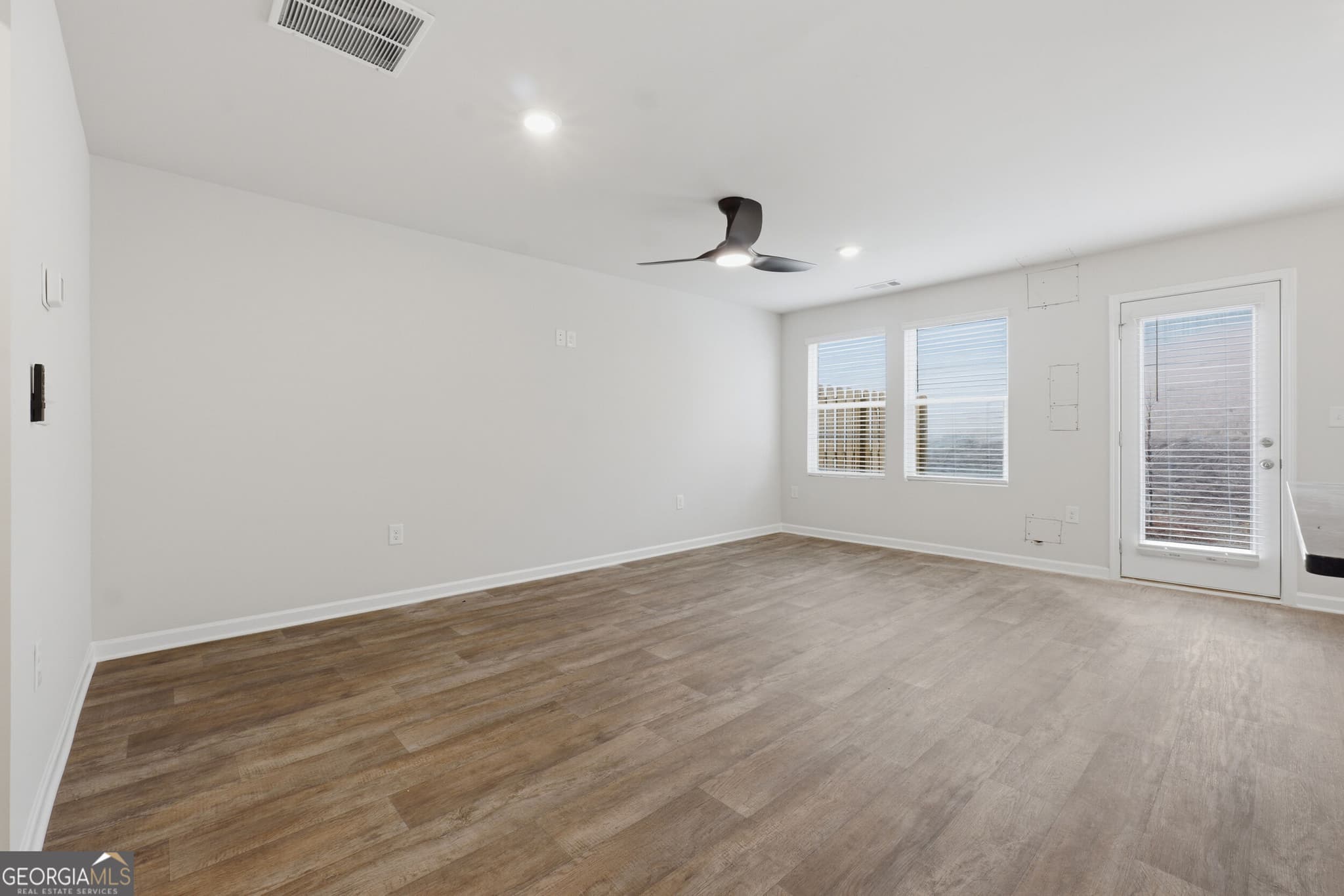 3 bedroom, 2.5 bathroom, 1,579 sq ft townhouse for sale at 238 Norchester Avenue, Hogansville, GA 30230 — photo 7