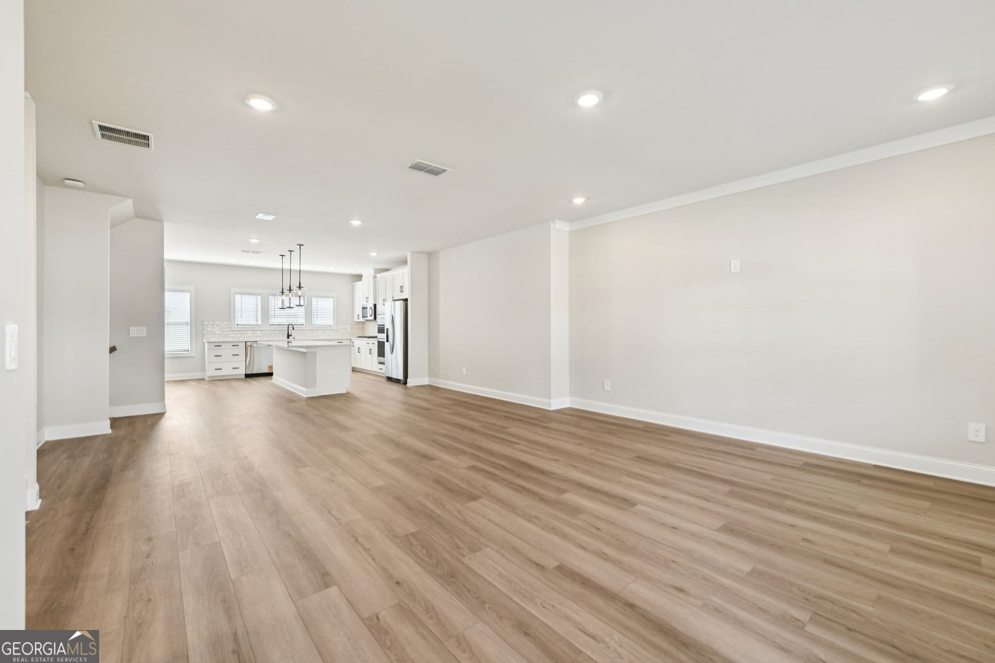 4 bedroom, 3.5 bathroom, 2,386 sq ft townhouse for sale at 431 Elise Way, Lawrenceville, GA 30045 — photo 6