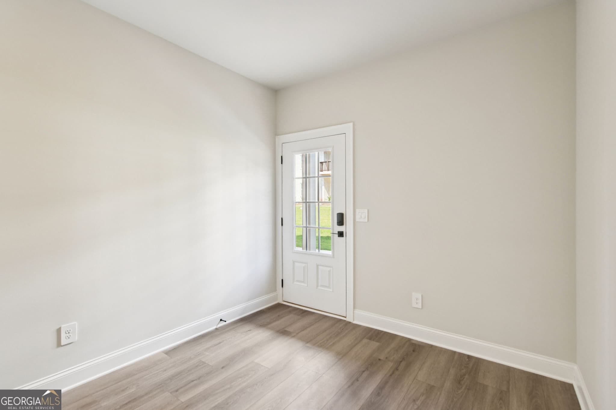 4 bedroom, 3.5 bathroom, 2,386 sq ft townhouse for sale at 431 Elise Way, Lawrenceville, GA 30045 — photo 4