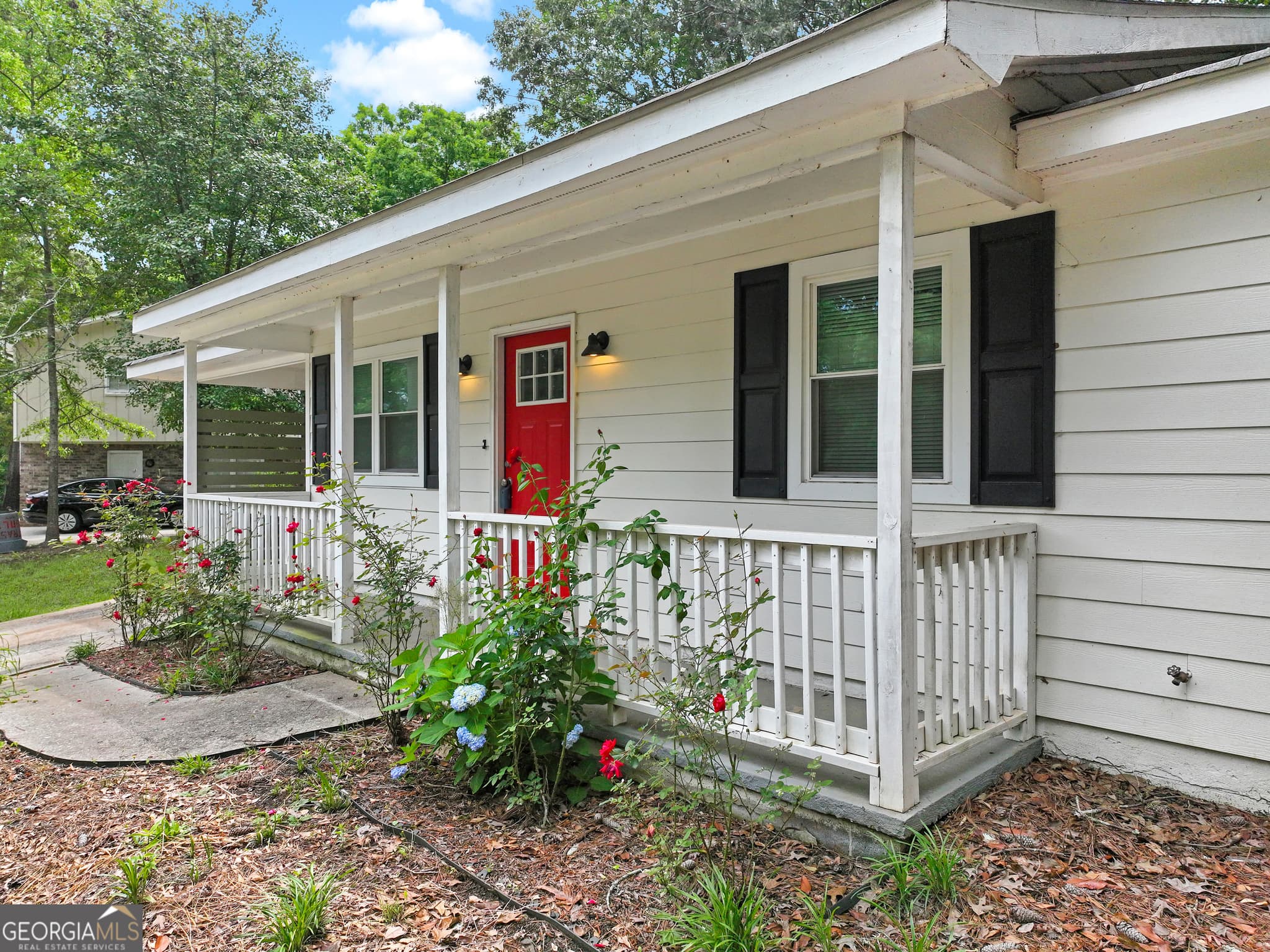 3 bedroom, 2 bathroom, 1,150 sq ft single family residence for sale at 675 Lakeridge Drive, Conyers, GA 30094 — photo 3