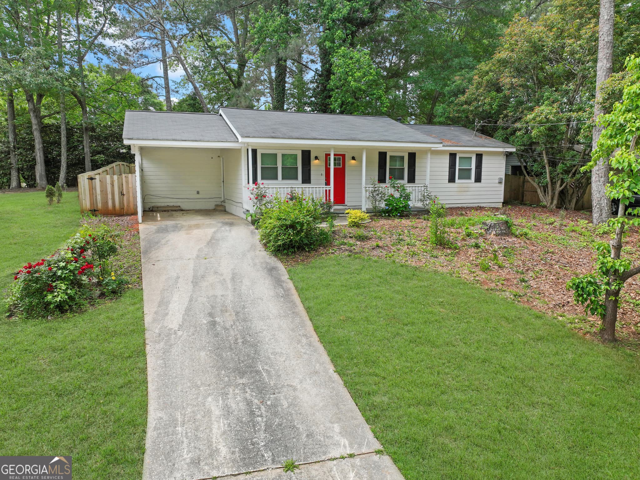3 bedroom, 2 bathroom, 1,150 sq ft single family residence for sale at 675 Lakeridge Drive, Conyers, GA 30094
