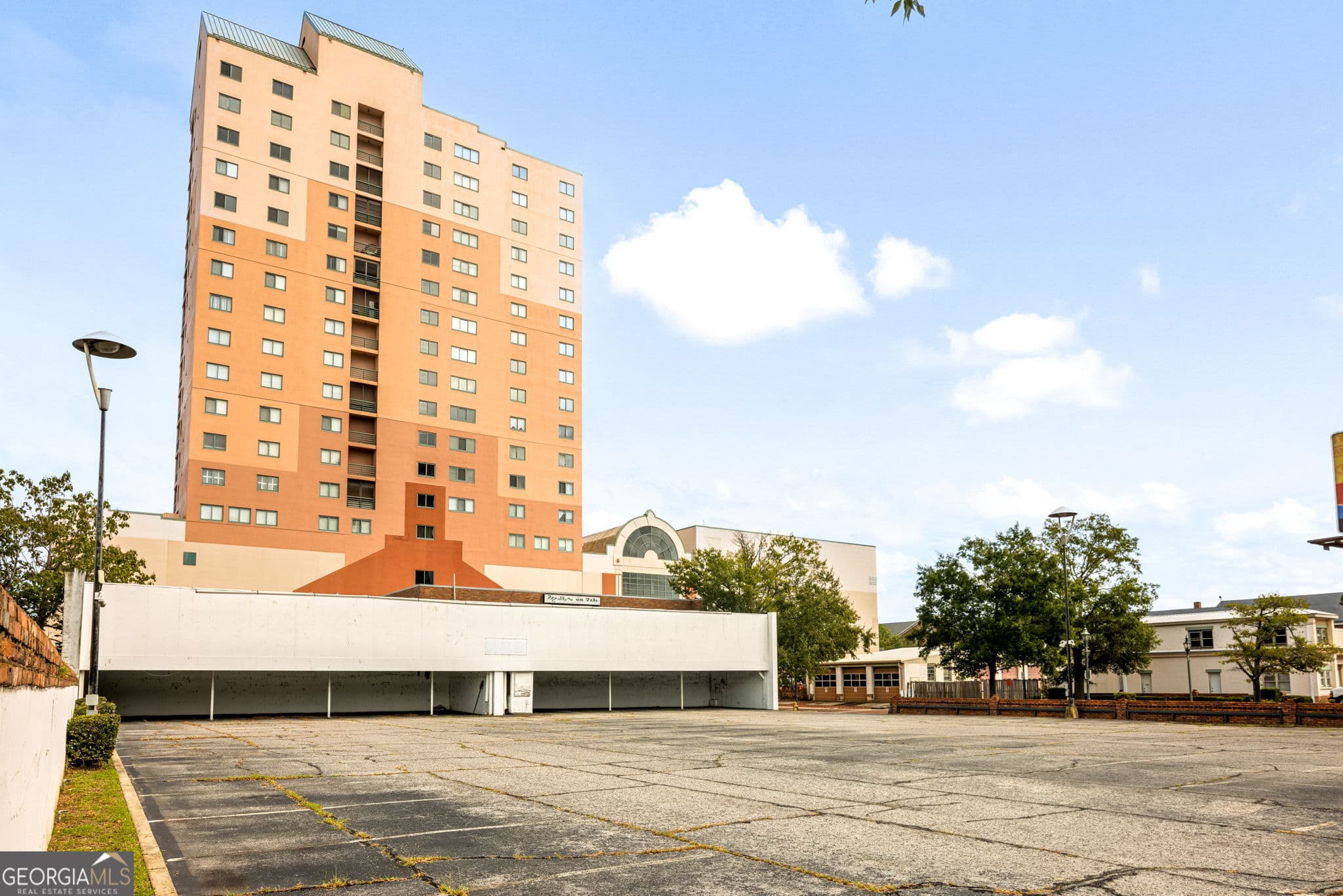 2 bedroom, 2 bathroom, 1,416 sq ft condominium for sale at 1 7th Street, Augusta, GA 30901 — photo 3