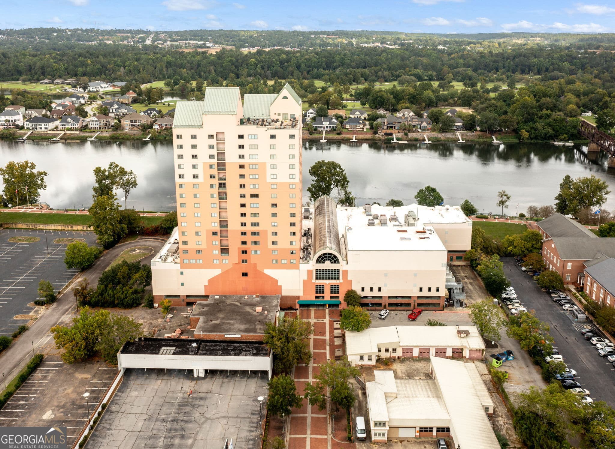 2 bedroom, 2 bathroom, 1,416 sq ft condominium for sale at 1 7th Street, Augusta, GA 30901 — photo 4