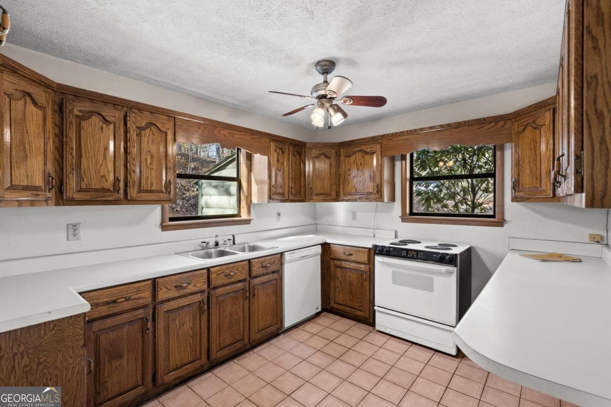 2 bedroom, 2 bathroom cabin,single family residence for sale at 1140 Knollwood Road, Mineral Bluff, GA 30559 — photo 9