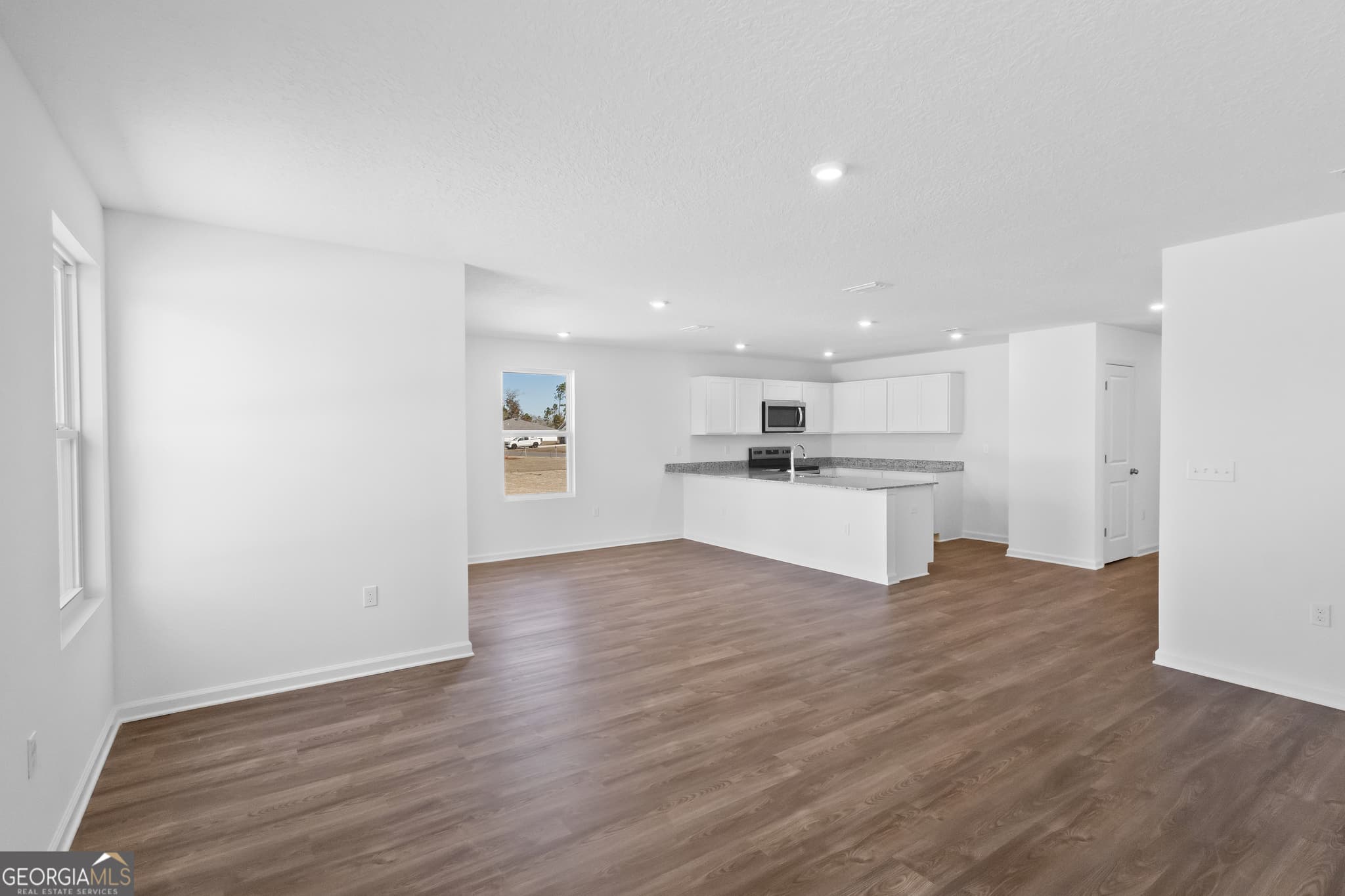 4 bedroom, 2 bathroom, 1,684 sq ft single family residence for sale at 222 Landing Boulevard, Kingsland, GA 31548 — photo 6
