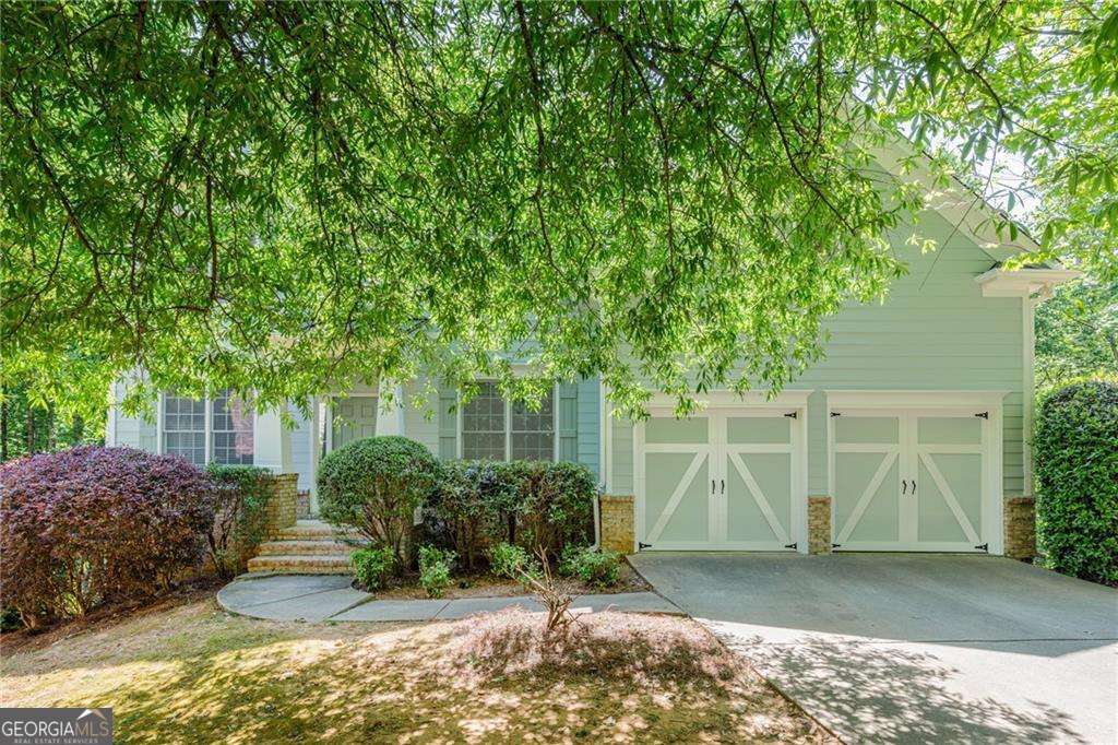 5 bedroom, 3 bathroom, 2,852 sq ft single family residence for sale at 5678 Coopers Glen Court, Mableton, GA 30126