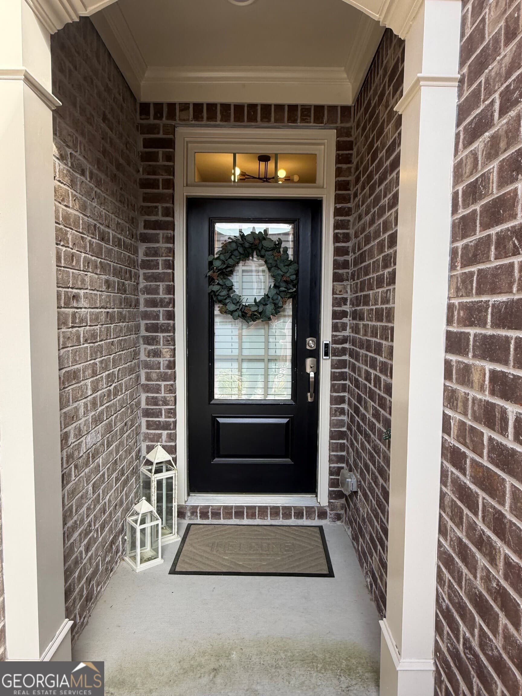 3 bedroom, 2.5 bathroom, 1,882 sq ft townhouse for sale at 2009 Lanier Harbor Point, Buford, GA 30518 — photo 2