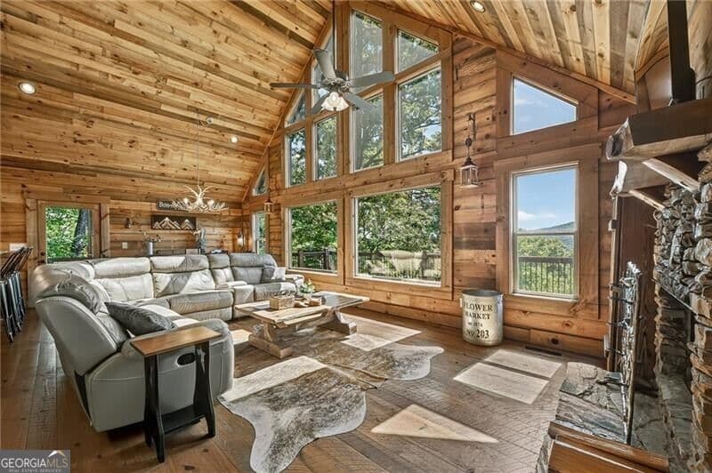 3 bedroom, 3 bathroom, 2,520 sq ft cabin,single family residence for sale at 300 Cloudland Trace, Epworth, GA 30541 — photo 7
