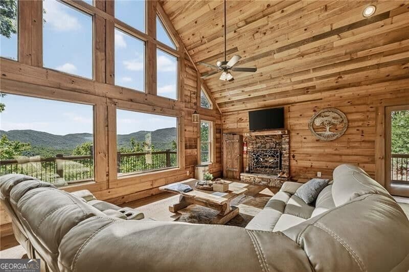 3 bedroom, 3 bathroom, 2,520 sq ft cabin,single family residence for sale at 300 Cloudland Trace, Epworth, GA 30541 — photo 9