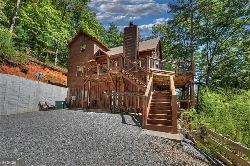 3 bedroom, 3 bathroom, 2,520 sq ft cabin,single family residence for sale at 300 Cloudland Trace, Epworth, GA 30541 — photo 4