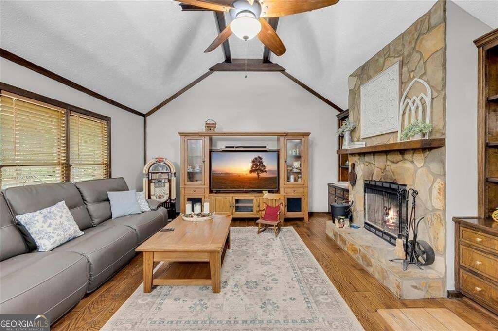 3 bedroom, 2 bathroom, 1,696 sq ft single family residence for sale at 532 Bill Watkins Road, Hoschton, GA 30548 — photo 2