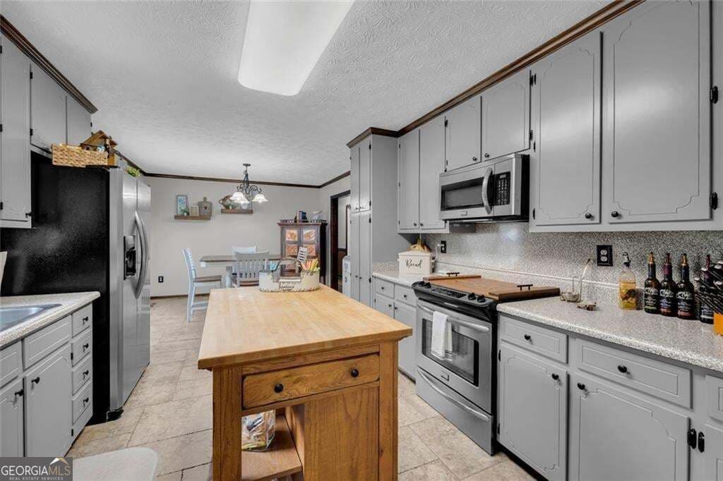 3 bedroom, 2 bathroom, 1,696 sq ft single family residence for sale at 532 Bill Watkins Road, Hoschton, GA 30548 — photo 4