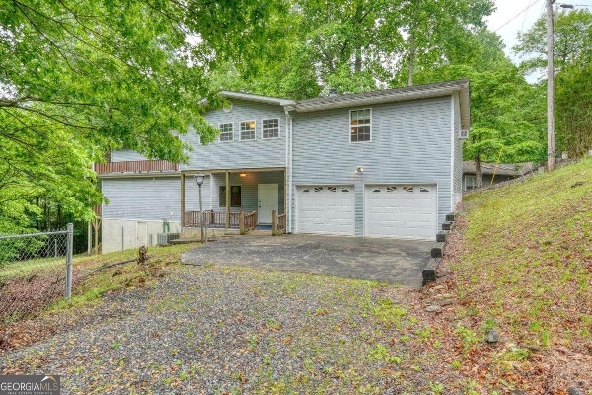 4 bedroom, 3.5 bathroom, 2,886 sq ft single family residence for sale at 1066 Ridge Road LOT 10, Hiawassee, GA 30546 — photo 1 of 37