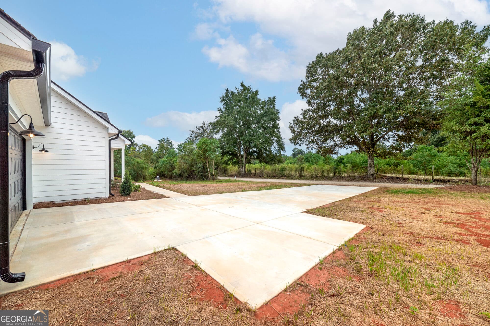 3 bedroom, 2 bathroom, 1,620 sq ft single family residence for sale at 1395 Edwards Road, Yatesville, GA 31097 — photo 4