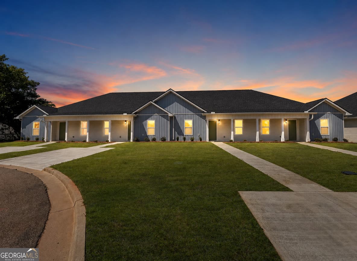 3 bedroom, 2 bathroom, 1,432 sq ft townhouse for sale at 309 Airman Boulevard, Warner Robins, GA 31088
