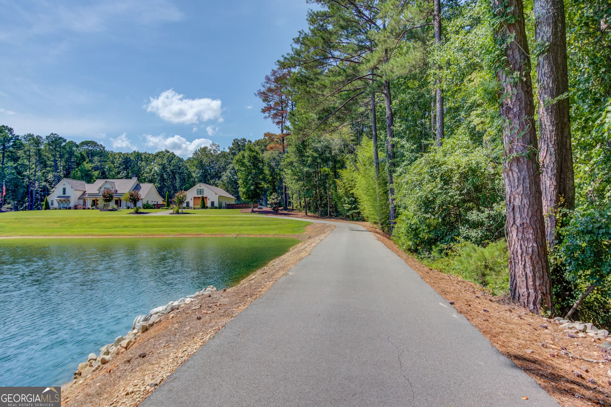 5 bedroom, 4.5 bathroom, 4,072 sq ft single family residence for sale at 1092 Stewart Road, Monroe, GA 30655 — photo 3