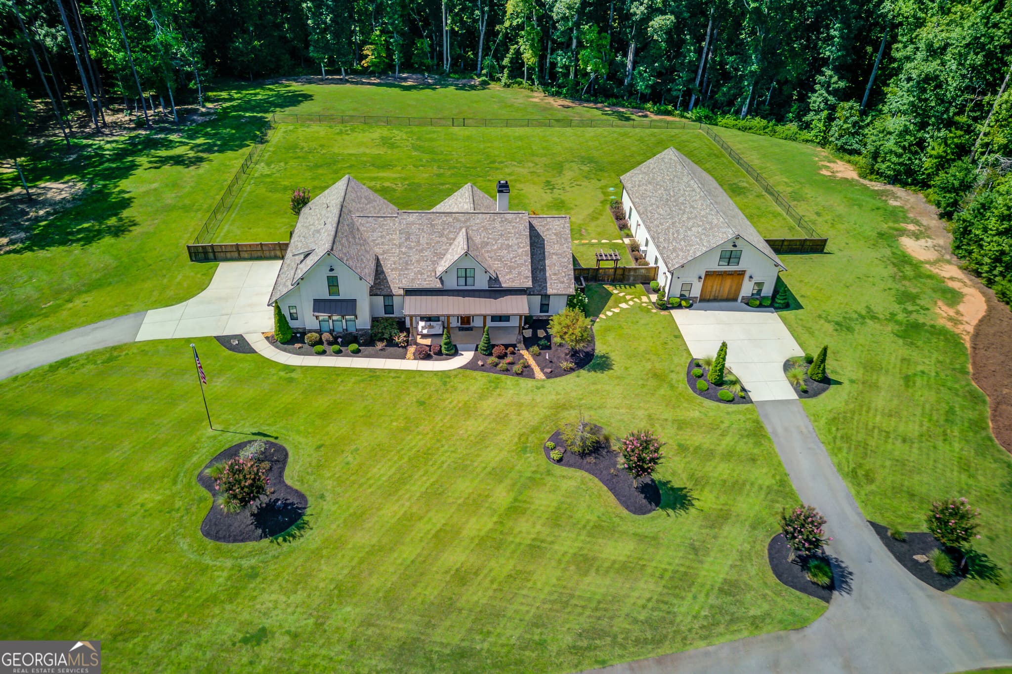 5 bedroom, 4.5 bathroom, 4,072 sq ft single family residence for sale at 1092 Stewart Road, Monroe, GA 30655 — photo 5
