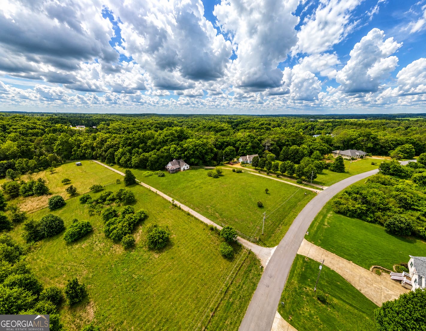 5 bedroom, 4 bathroom, 2,721 sq ft single family residence for sale at 2433 Bear Creek Road, Statham, GA 30666 — photo 4