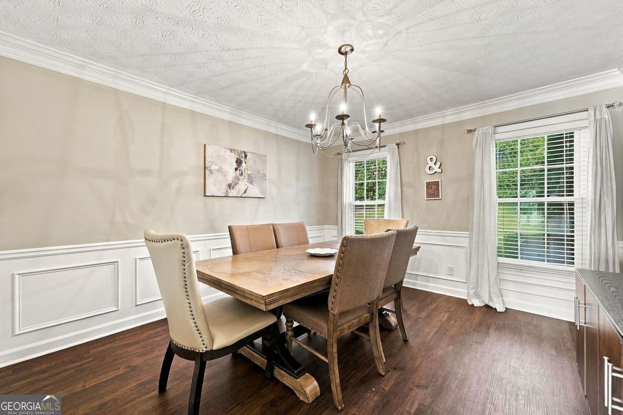 5 bedroom, 2.5 bathroom, 2,560 sq ft single family residence for sale at 1812 N Chestnut Grove Drive, Marietta, GA 30066 — photo 7