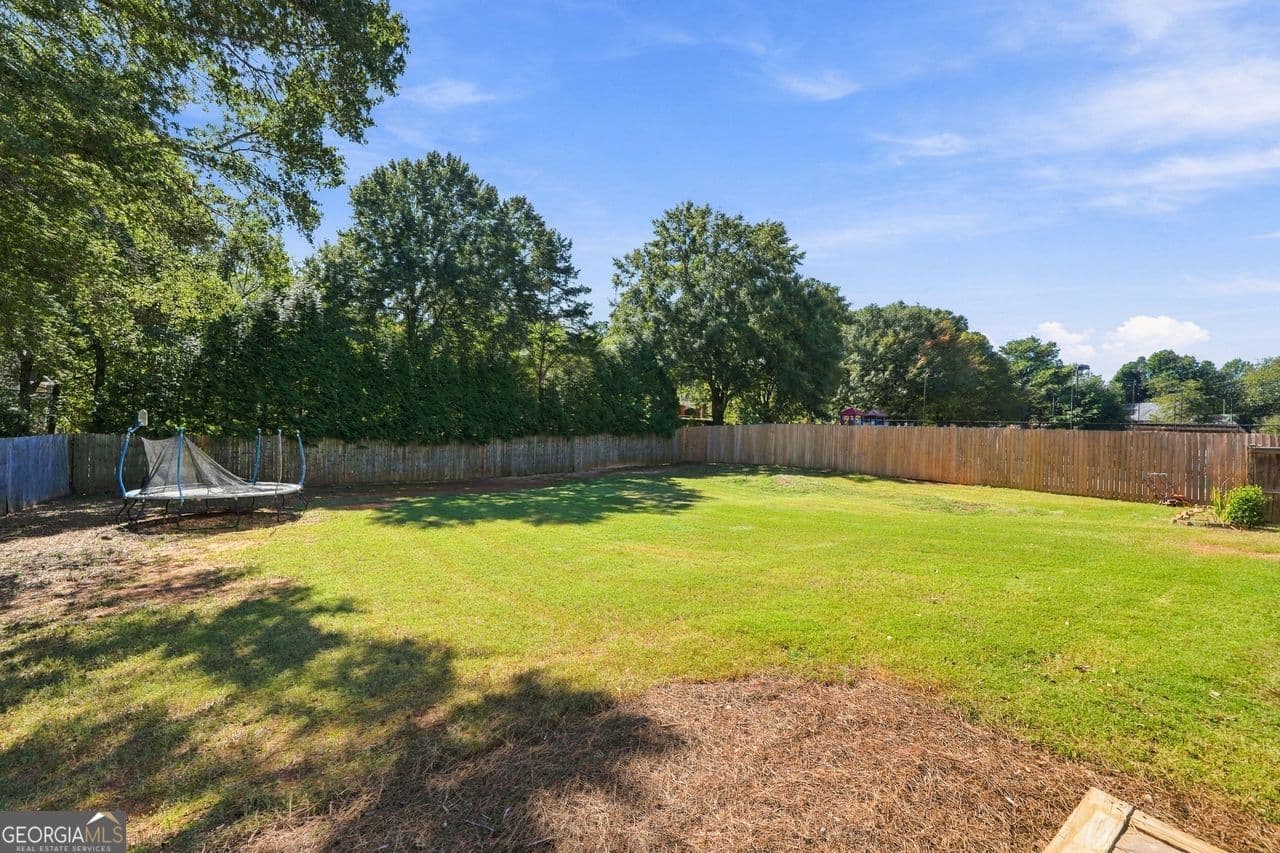 5 bedroom, 2.5 bathroom, 2,560 sq ft single family residence for sale at 1812 N Chestnut Grove Drive, Marietta, GA 30066 — photo 10