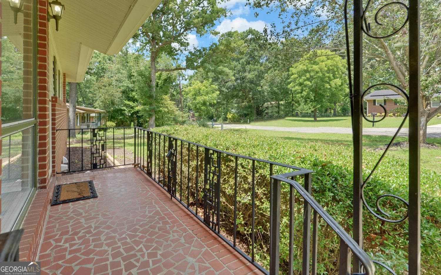 3 bedroom, 1.5 bathroom, 950 sq ft single family residence for sale at 60 Kelsey Drive, Hartwell, GA 30643 — photo 3