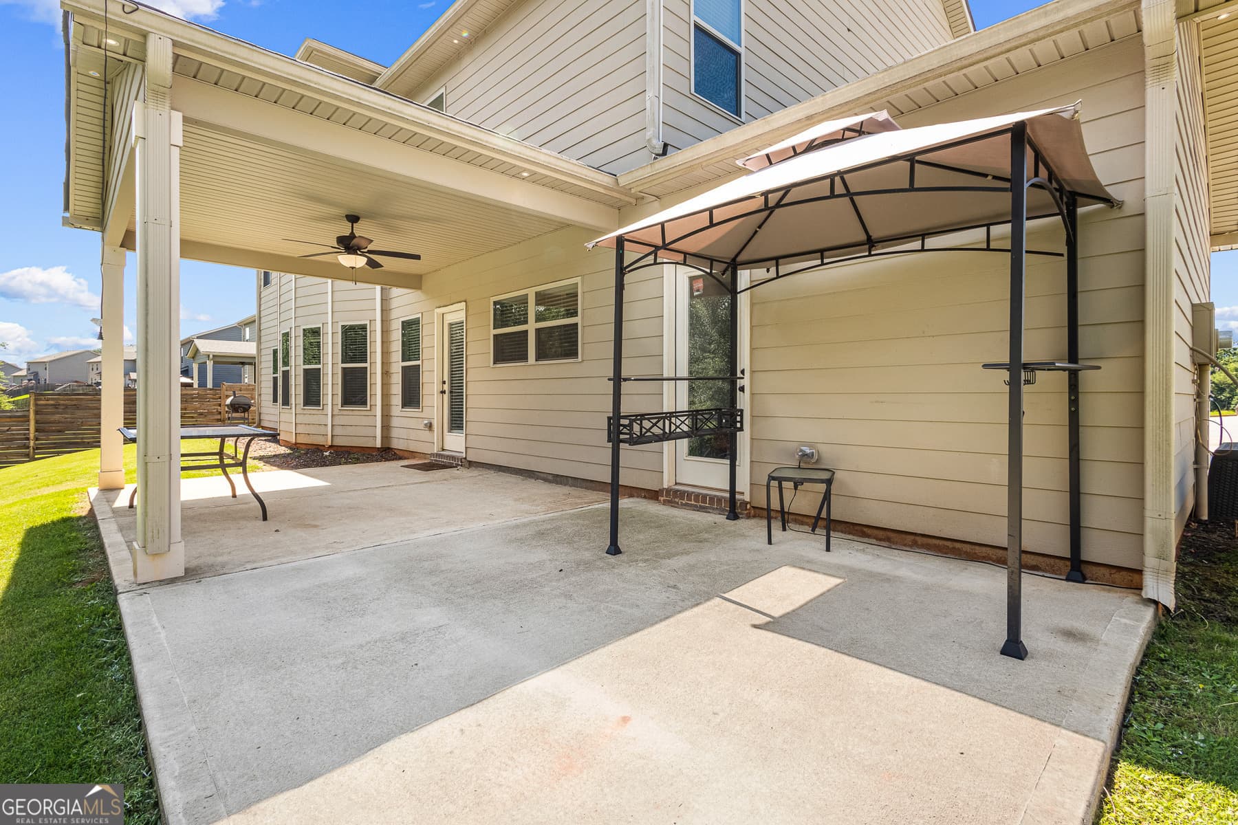 5 bedroom, 3 bathroom, 3,542 sq ft single family residence for sale at 384 Traditions Lane, Hampton, GA 30228 — photo 6
