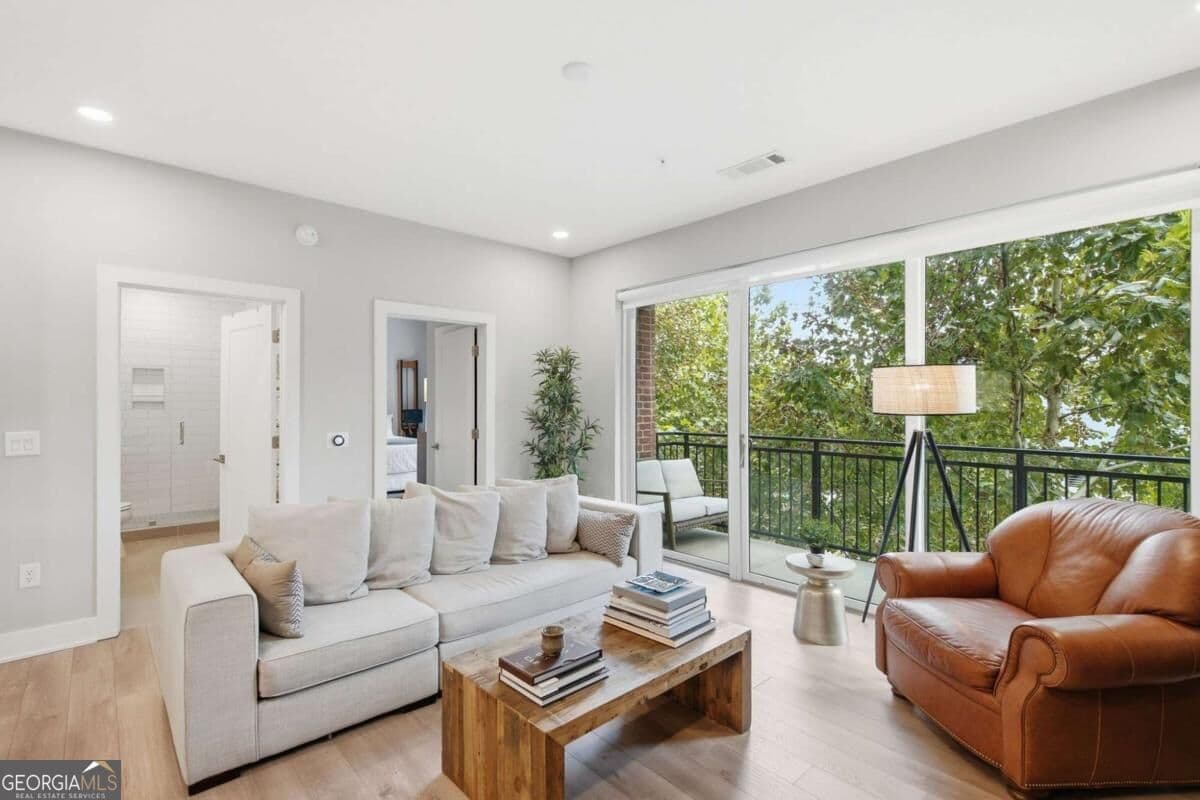 1 bedroom, 1 bathroom, 816 sq ft condominium for sale at 22 Airline Street 204, Atlanta, GA 30312 — photo 6