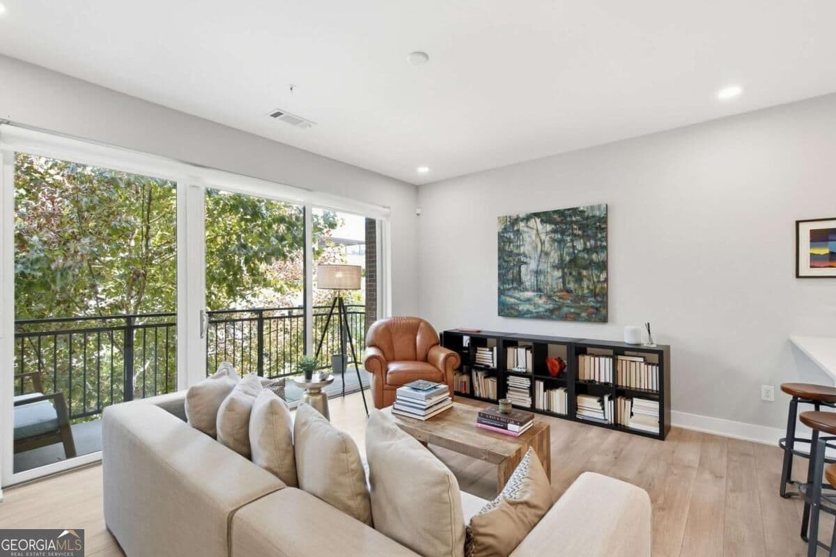 1 bedroom, 1 bathroom, 816 sq ft condominium for sale at 22 Airline Street 204, Atlanta, GA 30312 — photo 5
