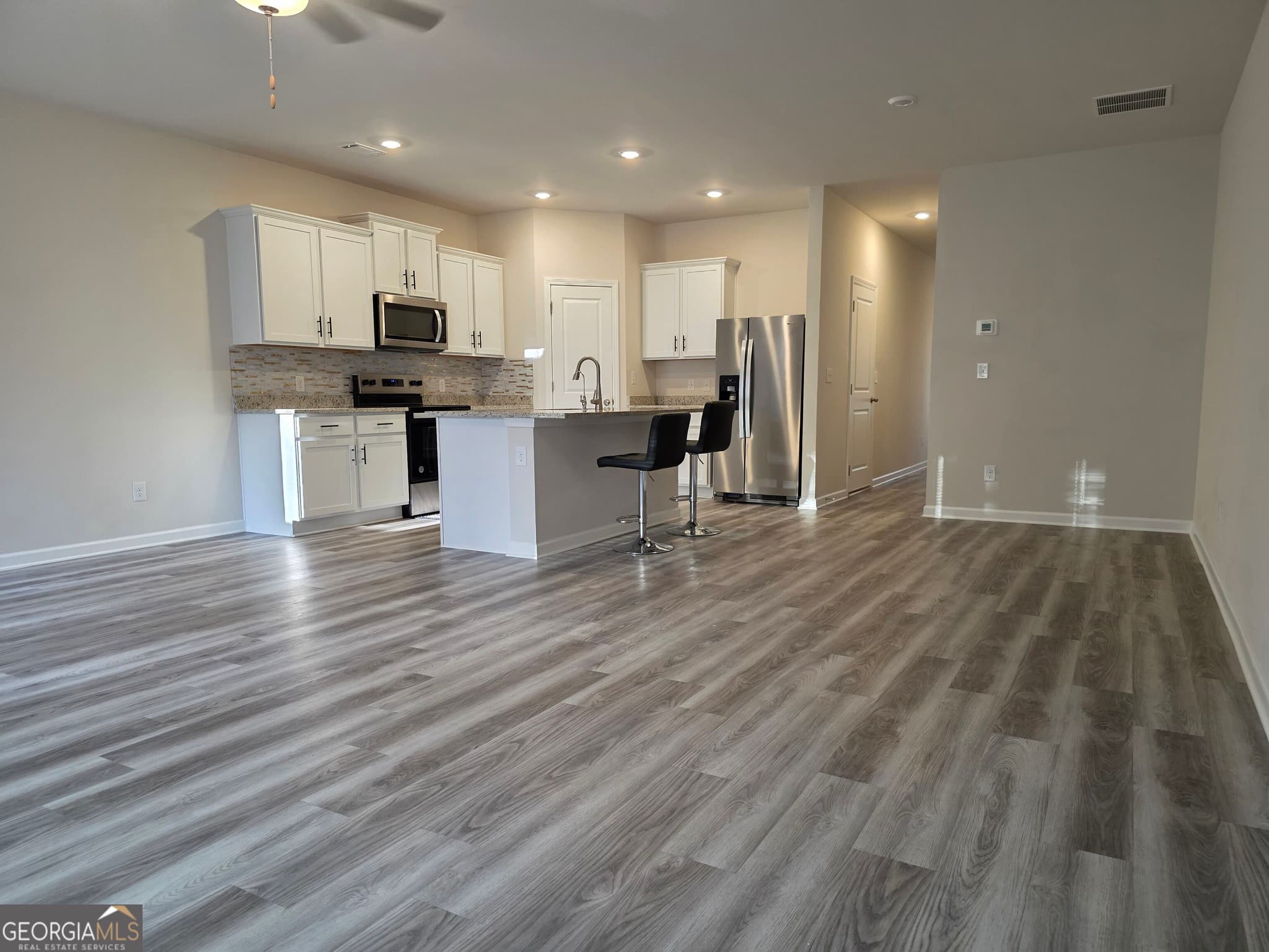 3 bedroom, 2.5 bathroom, 1,788 sq ft townhouse for rent at 4169 Oakwood Terrace Court, Oakwood, GA 30566 for $1,900 a month — photo 7