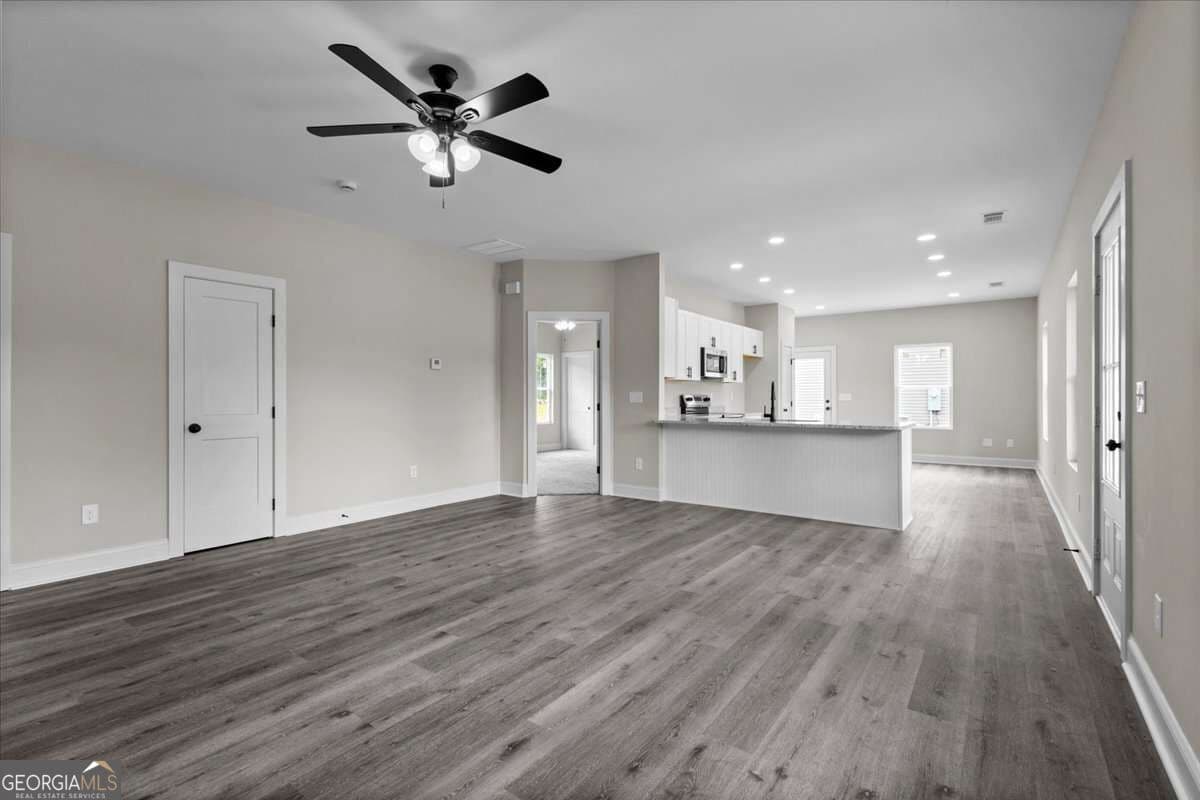 3 bedroom, 2 bathroom, 1,400 sq ft single family residence for sale at 145 Walraven Place, Dallas, GA 30132 — photo 3