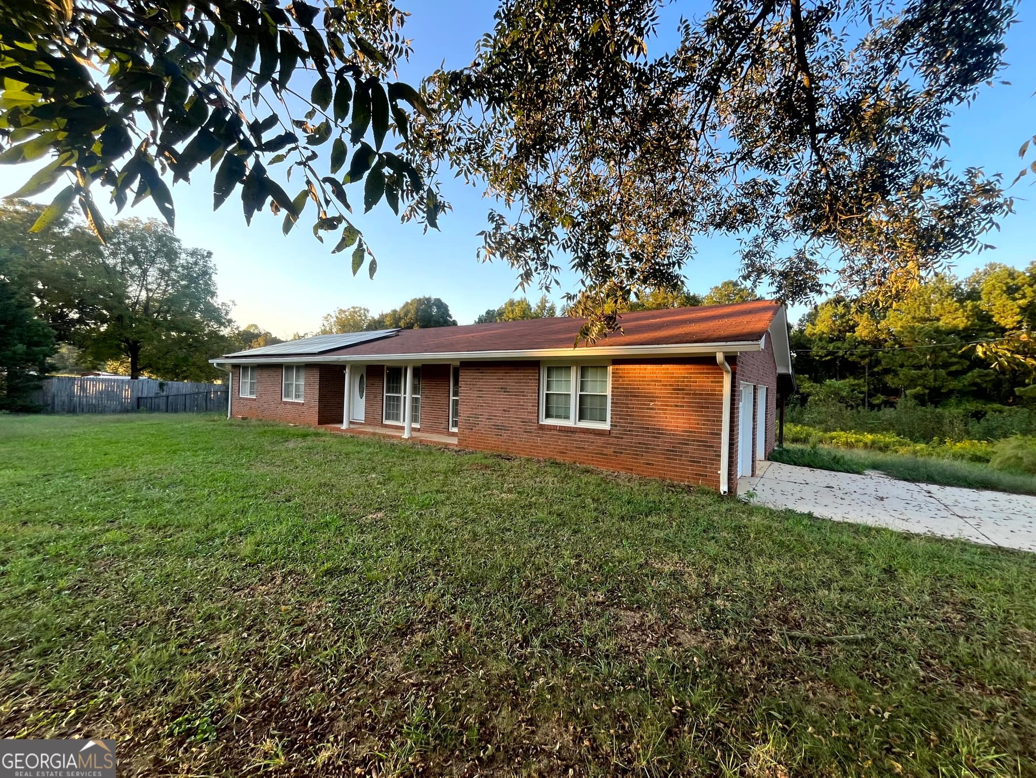 3 bedroom, 2 bathroom, 1,425 sq ft single family residence for sale at 8750 Sandy Cross Road, Carnesville, GA 30521 — photo 2