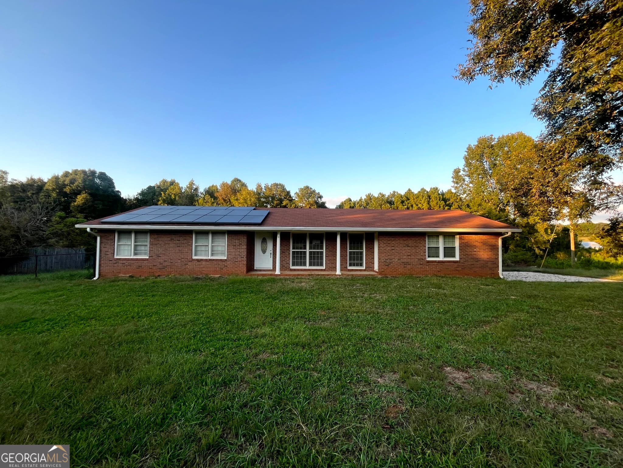 3 bedroom, 2 bathroom, 1,425 sq ft single family residence for sale at 8750 Sandy Cross Road, Carnesville, GA 30521