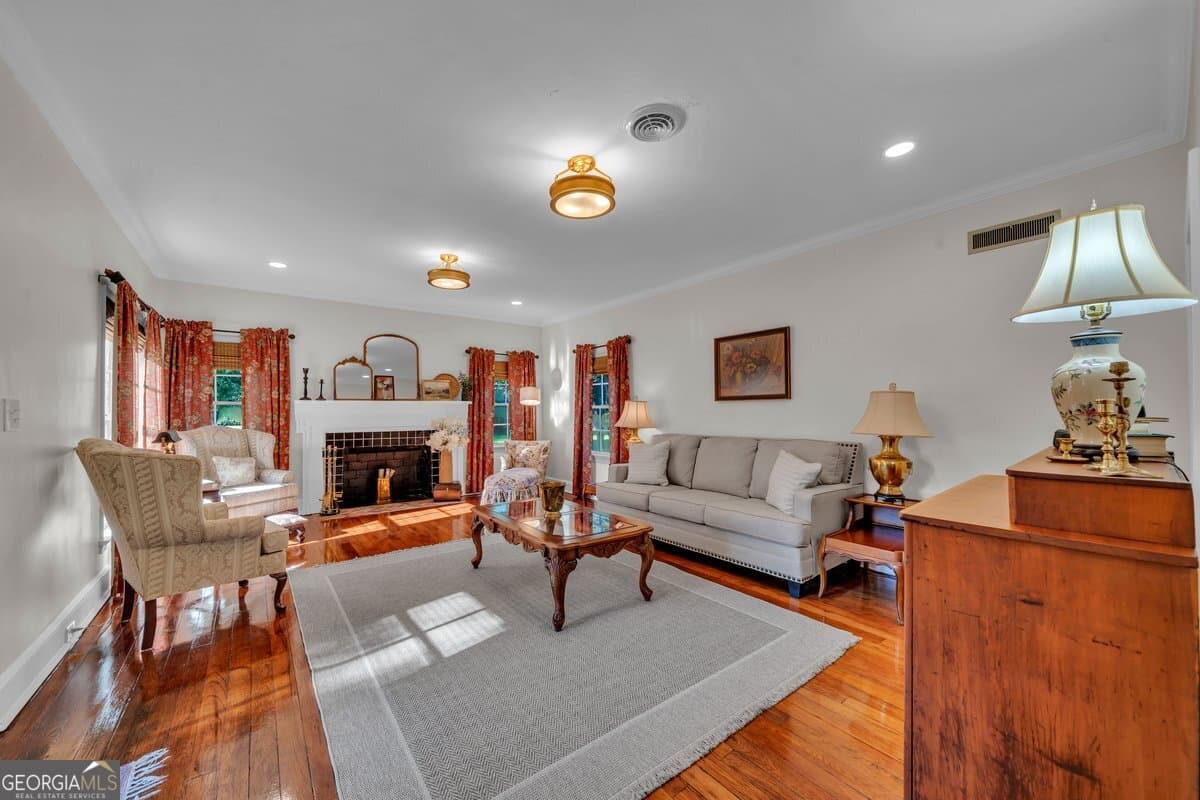 3 bedroom, 2 bathroom, 2,173 sq ft single family residence for sale at 613 N 3rd Street, Vienna, GA 31092 — photo 7