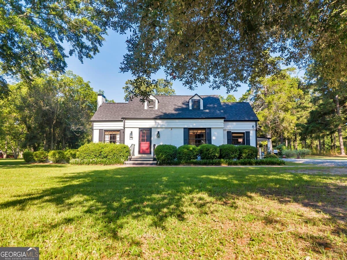 3 bedroom, 2 bathroom, 2,173 sq ft single family residence for sale at 613 N 3rd Street, Vienna, GA 31092