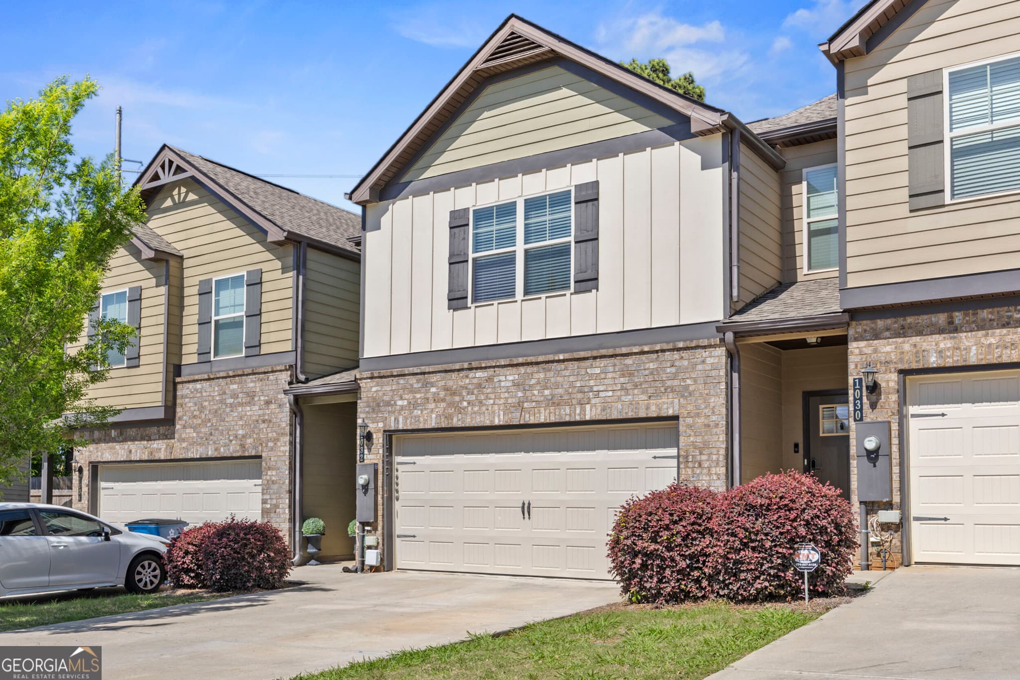 3 bedroom, 3 bathroom, 1,700 sq ft townhouse for sale at 1032 McConaughy Court, Mcdonough, GA 30253 — photo 2
