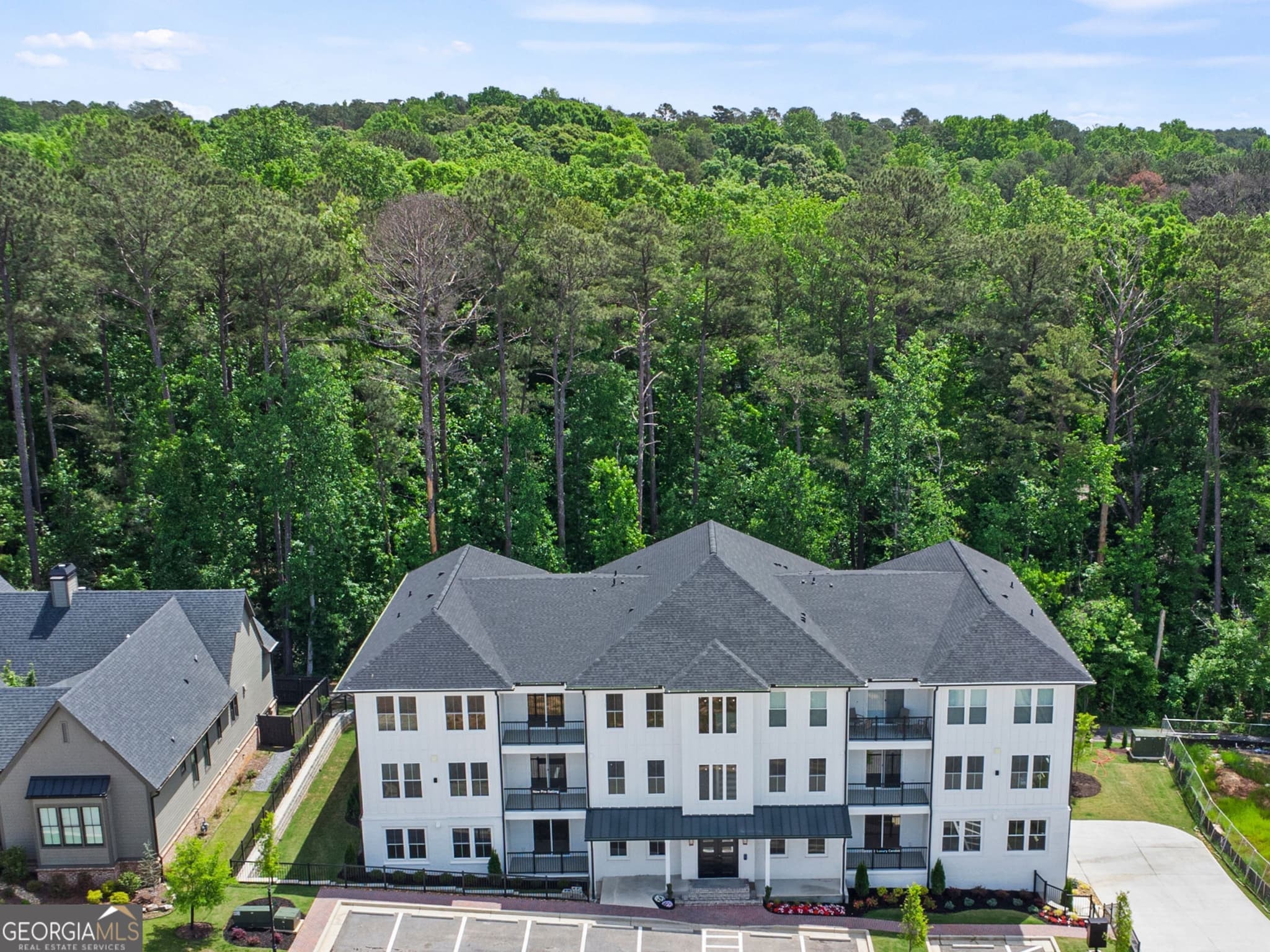 2 bedroom, 2.5 bathroom, 1,540 sq ft condominium for sale at 1050 Blair Lane 103, Peachtree City, GA 30269 — photo 2