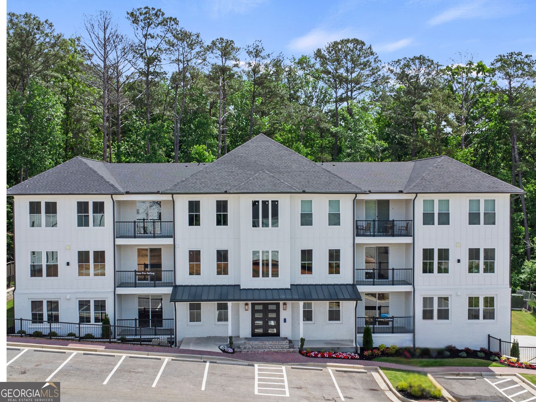 2 bedroom, 2.5 bathroom, 1,540 sq ft condominium for sale at 1050 Blair Lane 103, Peachtree City, GA 30269